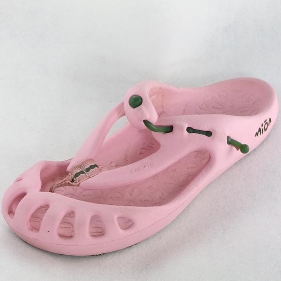 Mion Shoes - RARE Mion Bhakti Keen Black Slip On Thong Sandals